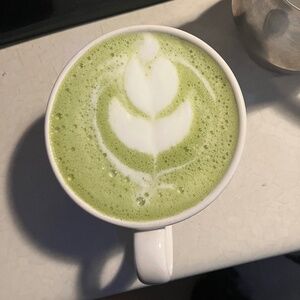 Meet your Posher, Crystal